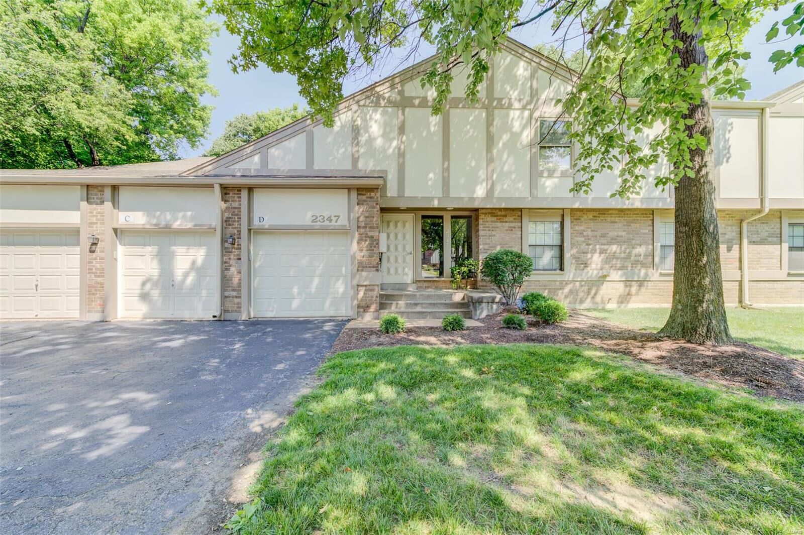 Property Photo: 2347 Seven Pines Drive 6 MO 63146