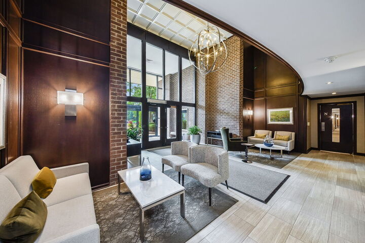 Property Photo:  5 Oak Brook Club Drive N305  IL 60523 