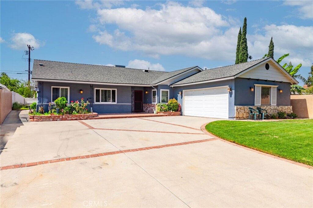 Property Photo: 16428 Londelius Street CA 91343