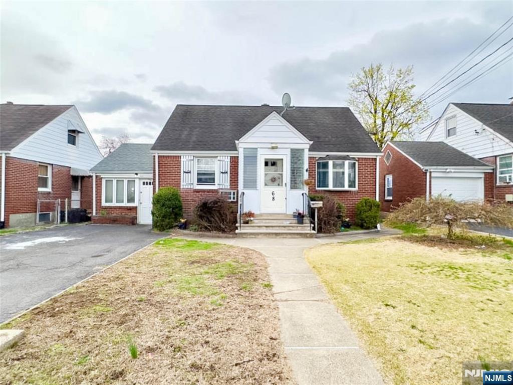 68 17th Avenue  Elmwood Park NJ 07407 photo
