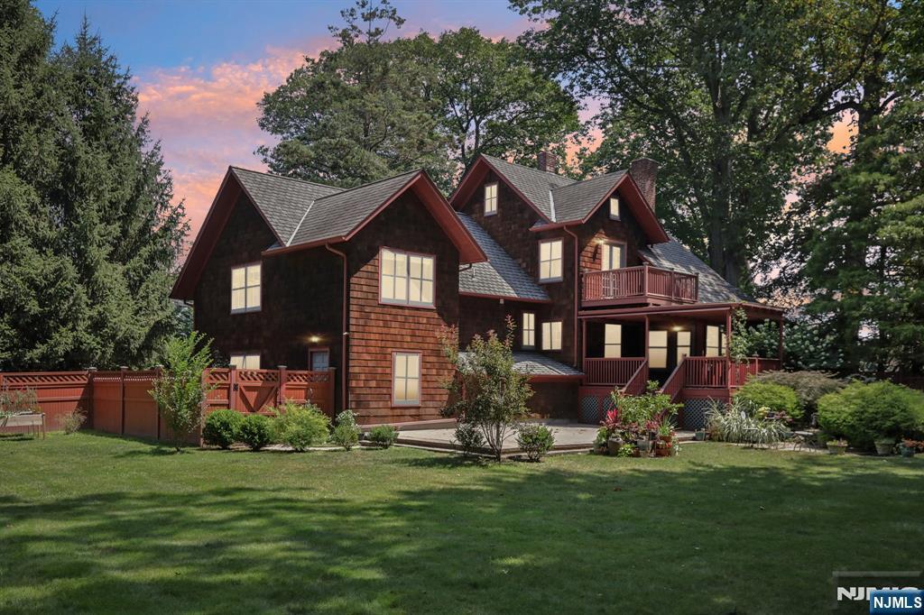 447 Summit Avenue  Oradell NJ 07649 photo