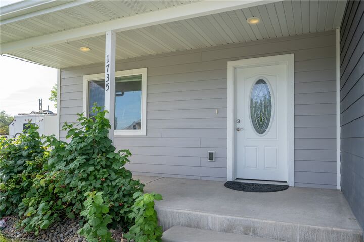 Property Photo:  1735 Livingston Avenue  MT 59601 