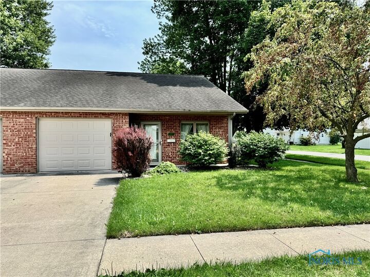 127 Dixon Avenue  Hicksville OH 43526 photo