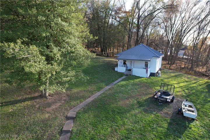 1402 1/2 16th  Vienna WV 26105 photo