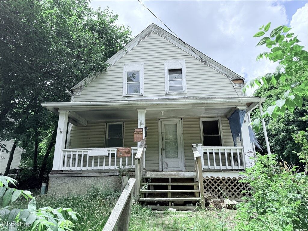 Property Photo:  352 Talbot Avenue  OH 44306 