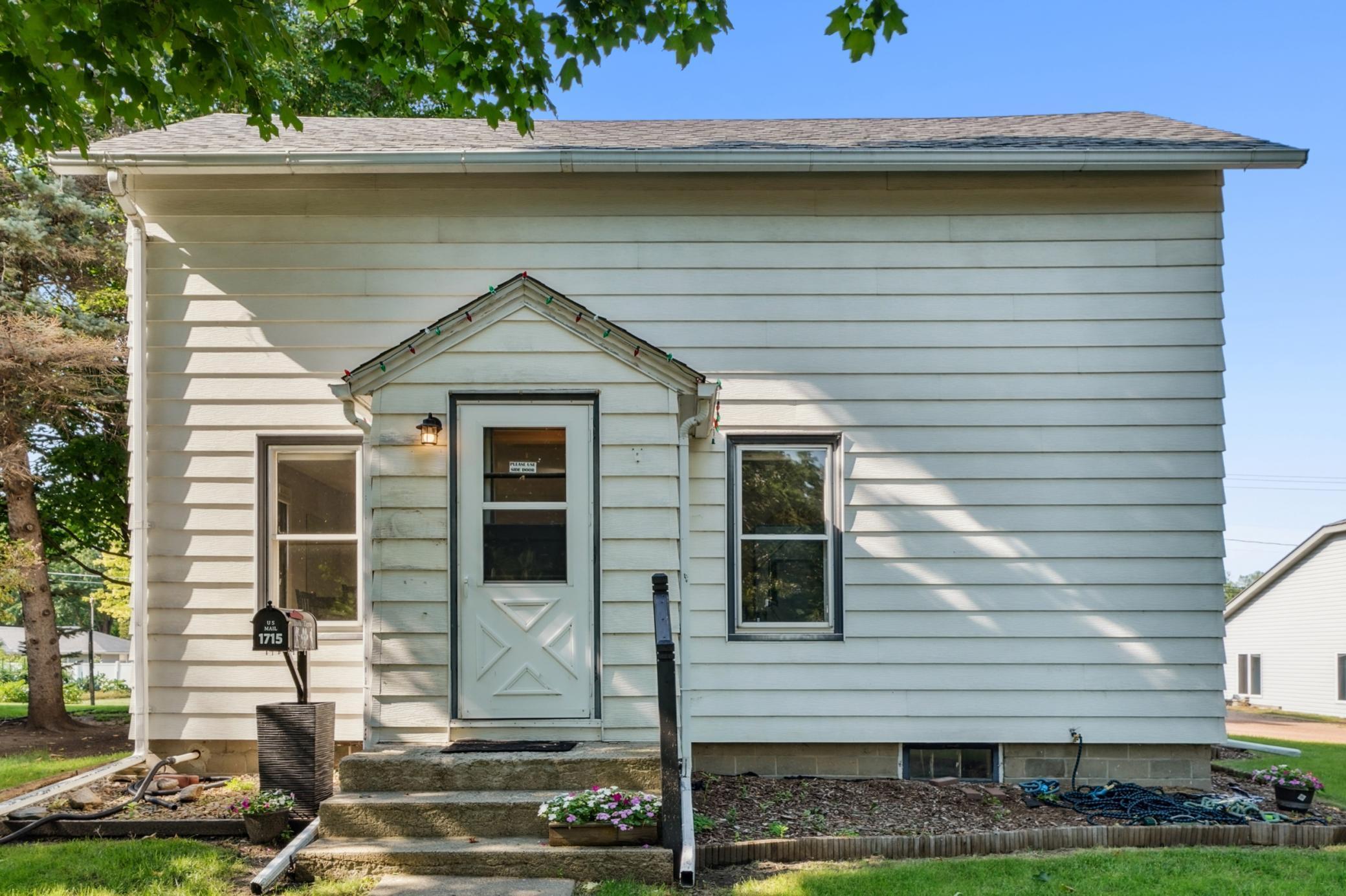 Property Photo:  1715 10th Street E  MN 55336 