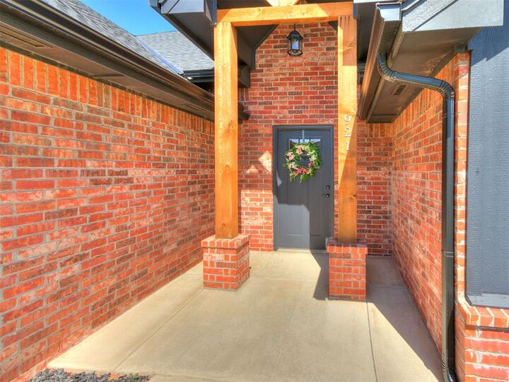 Property Photo: 921 Red Rock Road OK 73010
