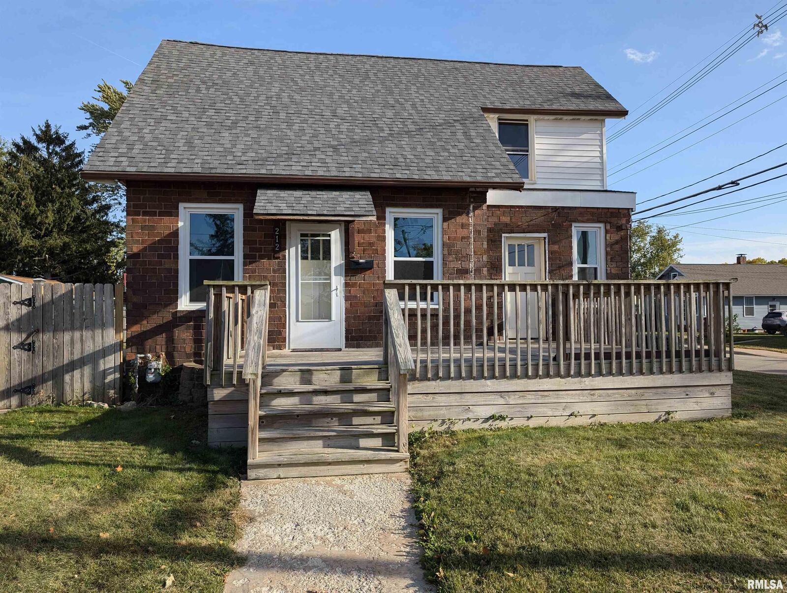 Property Photo:  212 S 5th Avenue  IL 61550 