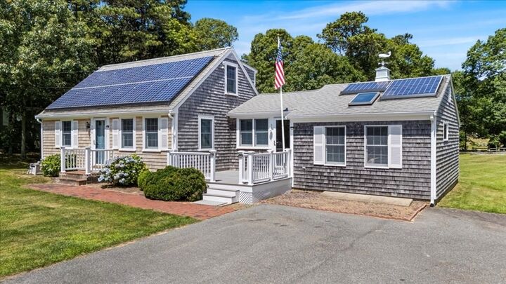 Property Photo:  100 Kingsbury Beach Rd  MA 02642 
