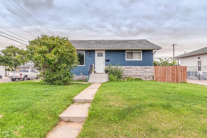 Photo de la propriété: 1901 17 Avenue SE AB T1A 3V3