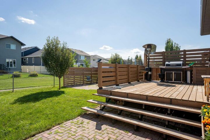Photo de la propriété:  332 Westgate Crescent  AB T1M 0E3 
