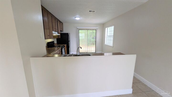 Property Photo: 8264 Continental Dr FL 32506