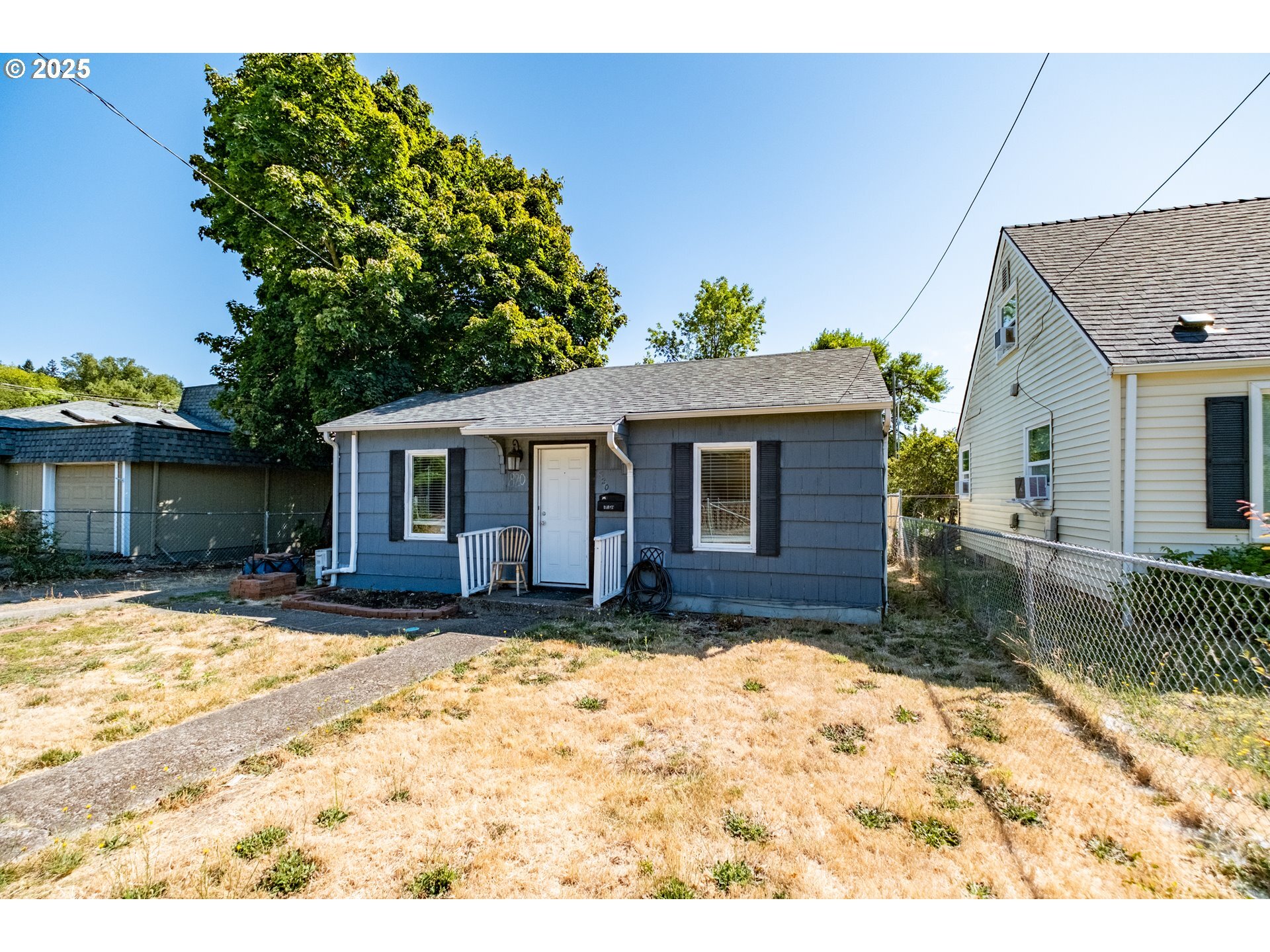 Property Photo:  820 Rosemont Ave  OR 97304 
