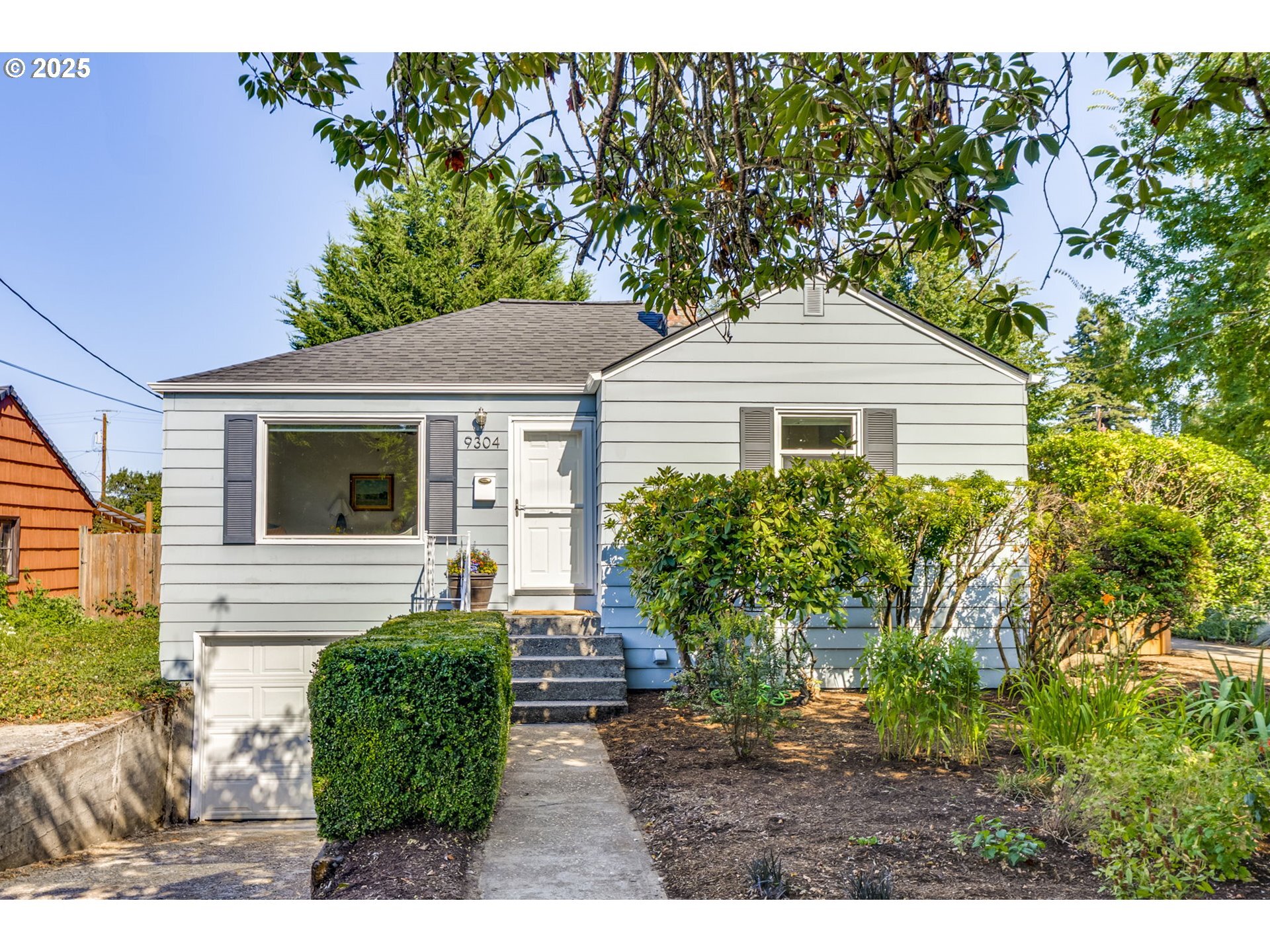 9304 N Exeter Ave  Portland OR 97203 photo