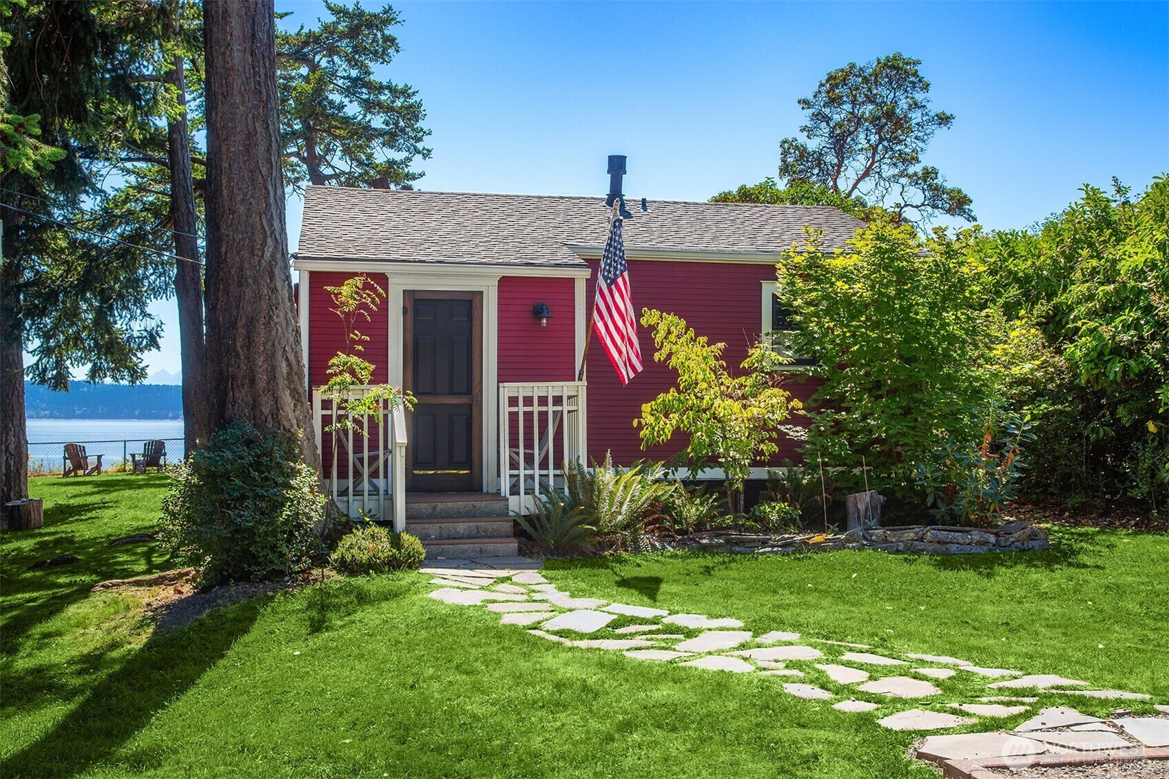 Property Photo: 982 Sailview Lane WA 98282
