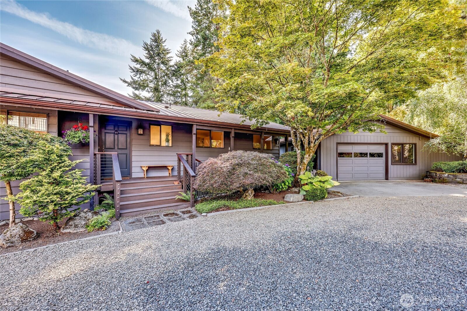 Property Photo: 10413 NE Brackenwood Lane WA 98110