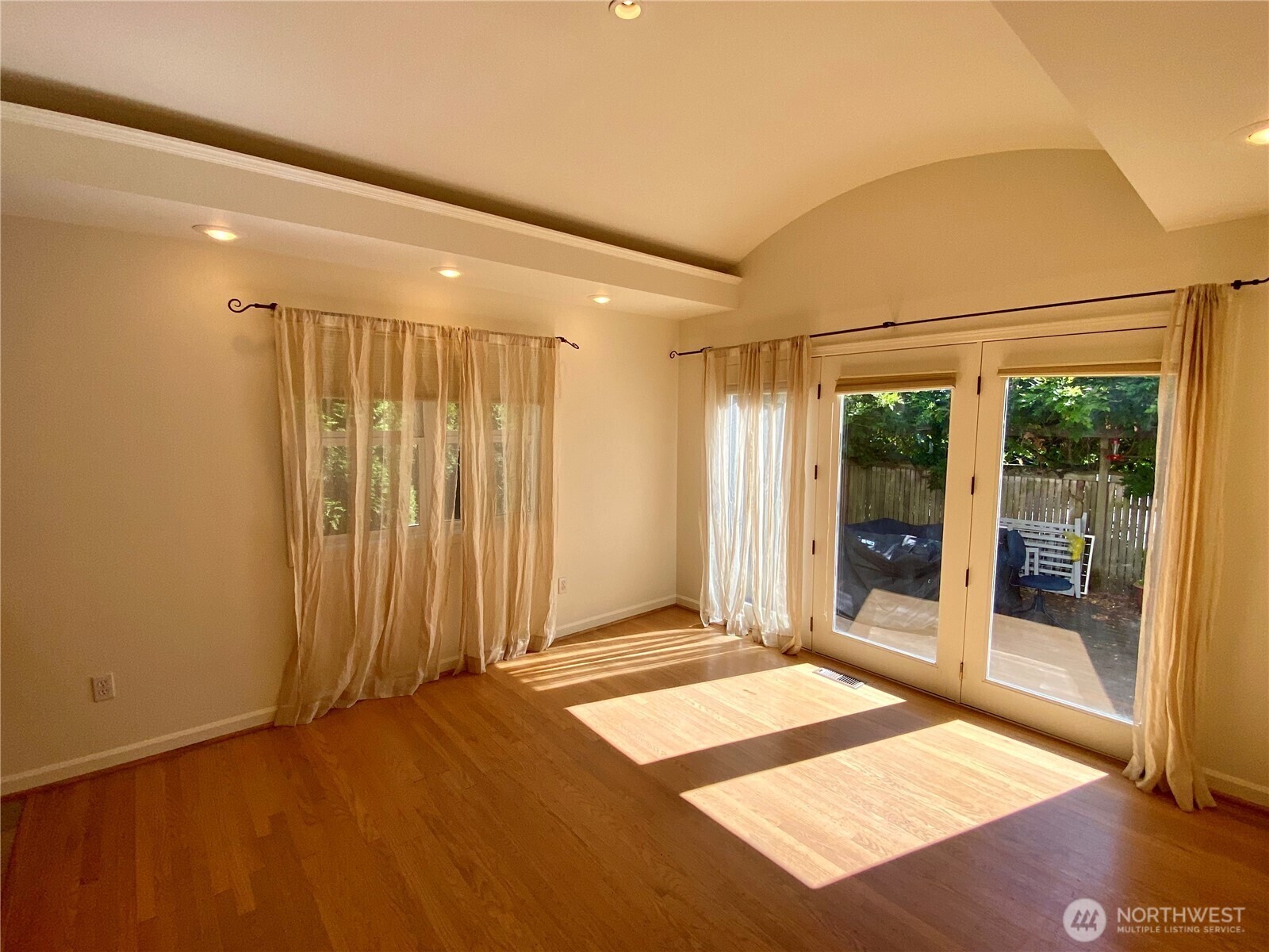 Property Photo: 4802 NE 45th Street WA 98105