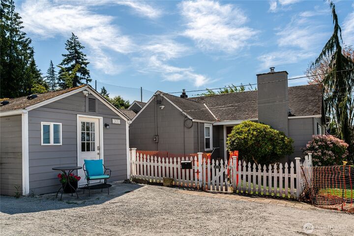 Property Photo: 305 Alverson Boulevard WA 98201