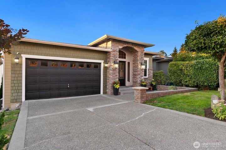 Property Photo:  1506 S 5th Place  WA 98057 