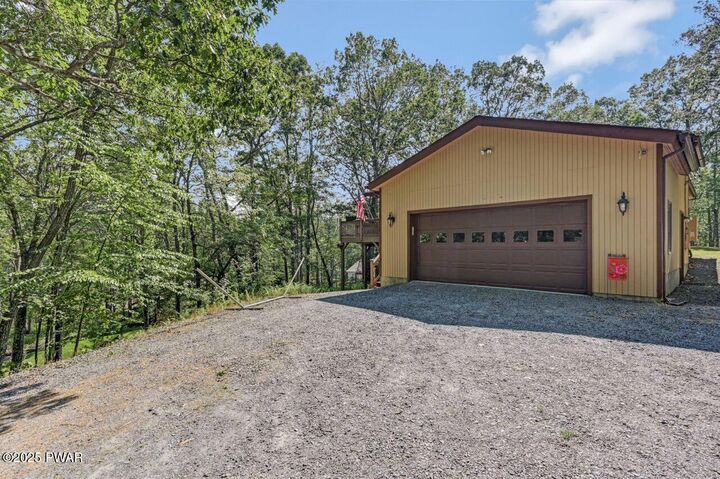 Property Photo:  308 Maple Ridge Drive  PA 18428 