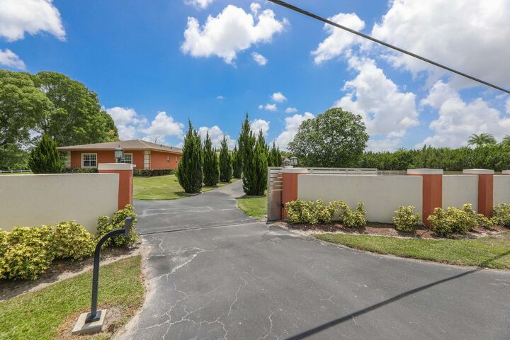 7600 NW 82nd Terrace  Parkland FL 33067 photo