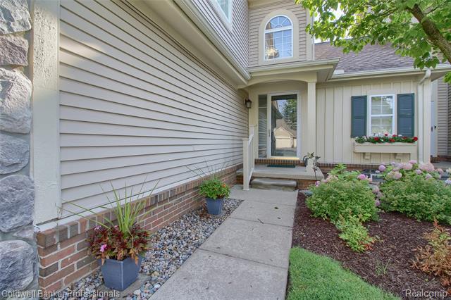 Property Photo: 1709 Thistle Drive 51 MI 48188