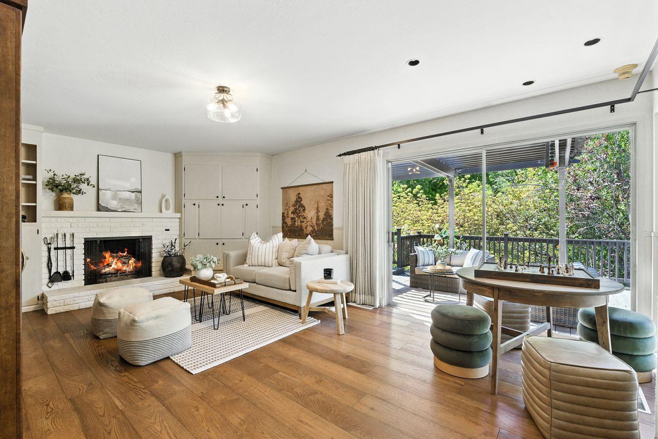 Property Photo:  2040 Longden Circle  CA 94024 