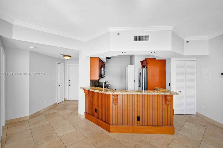 Property Photo: 3255 NE 184th St 12405 FL 33160