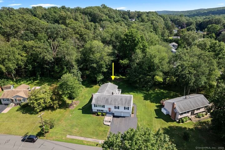 Property Photo:  21 Rockview Drive  CT 06410 
