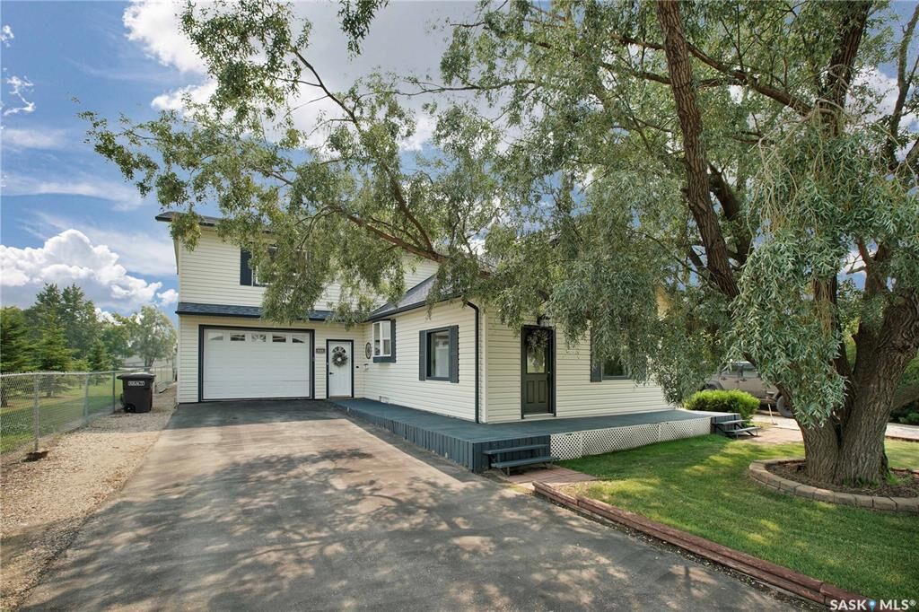 Property Photo: 111 4th Street N SK S0K 4P0