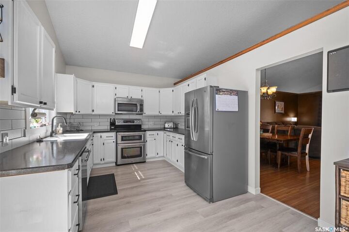 Property Photo:  1337 Musk Road  SK S6V 6P9 