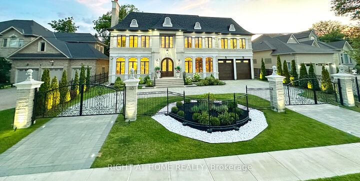 10 Yongeview Avenue  Richmond Hill ON L4C 7A4 photo