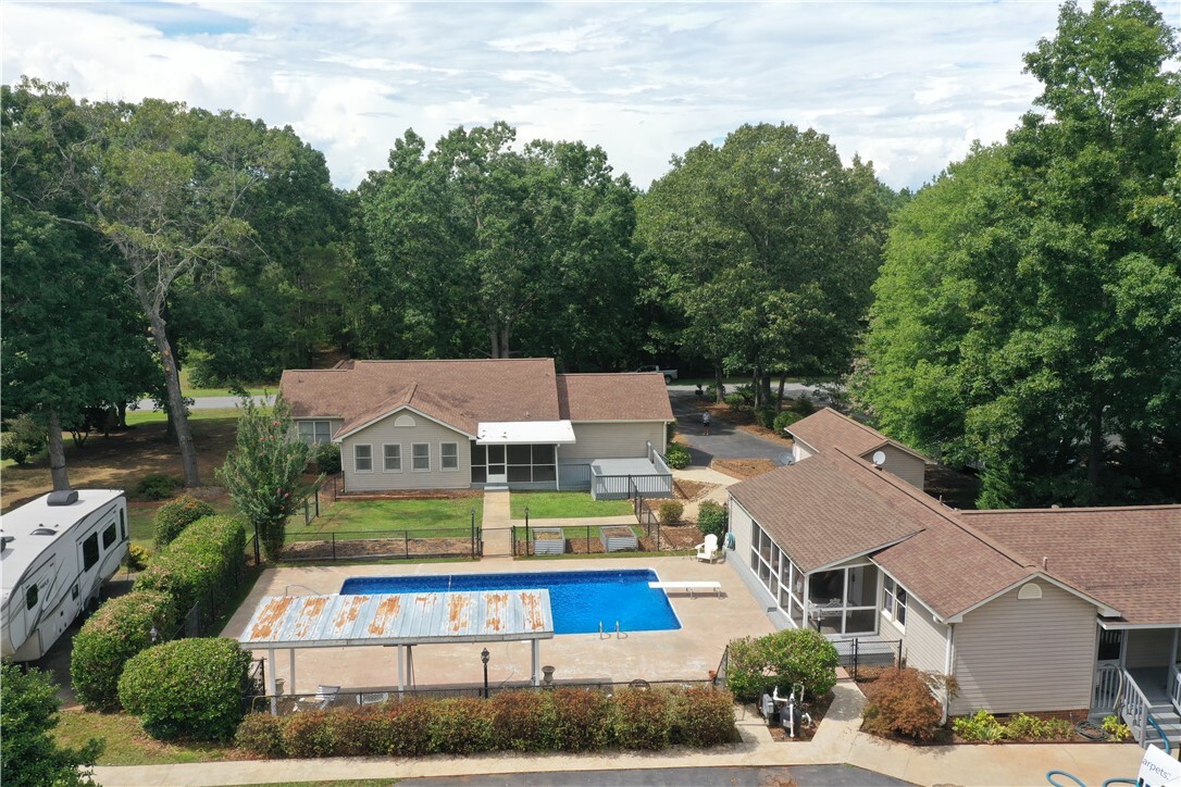 Property Photo: 102 Hampton Road SC 29657