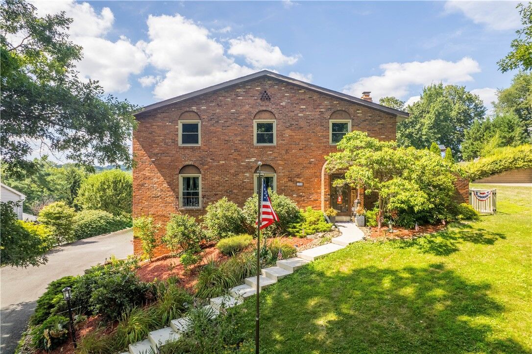 Property Photo: 190 Delaware Trl PA 15367