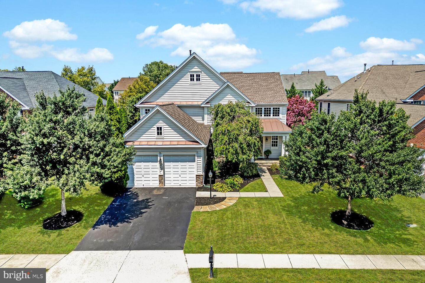 Property Photo: 42850 Conquest Circle VA 20148