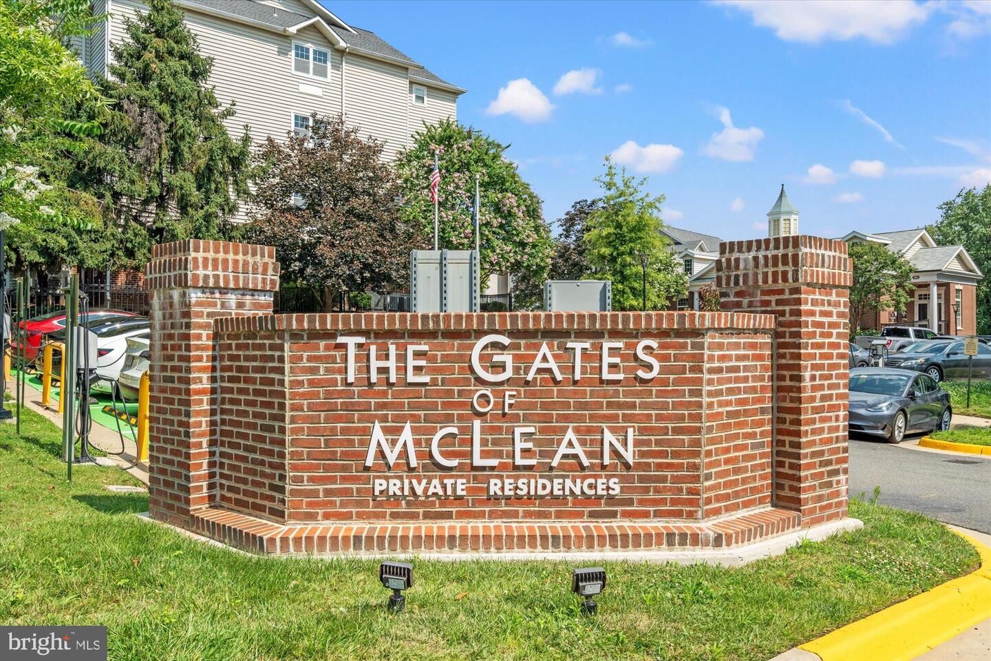 Property Photo: 1571 Spring Gate Drive 6213 VA 22102