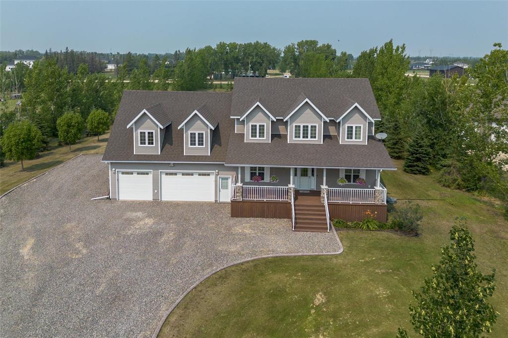 Property Photo:  113 Oak Way  MB R5A 0A2 