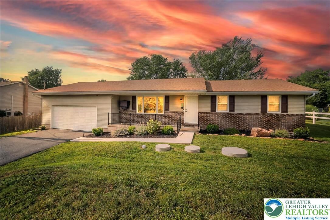 Property Photo:  1076 Molasses Valley Road  PA 18058 