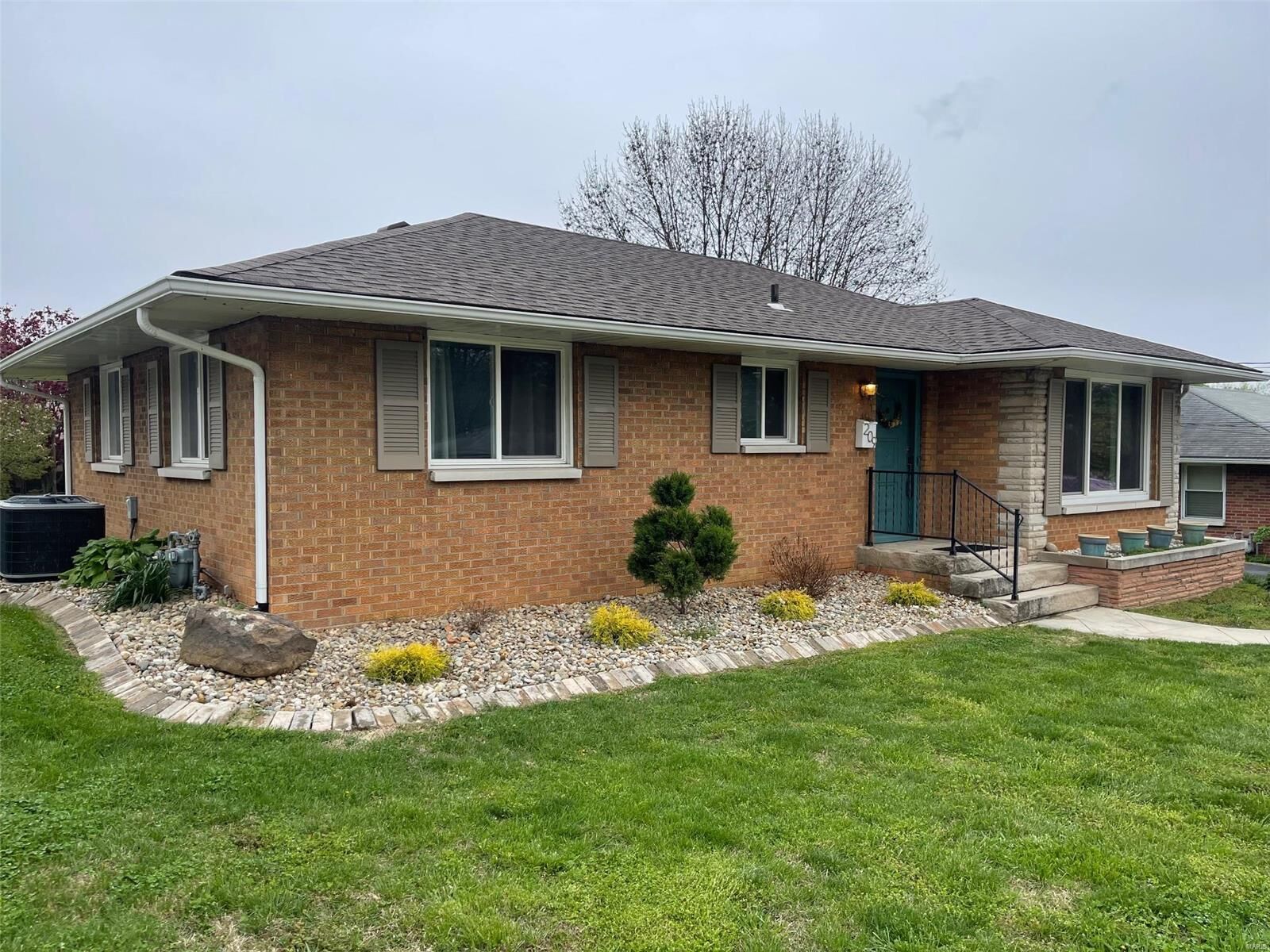 Property Photo: 209 Longfellow Avenue IL 62002