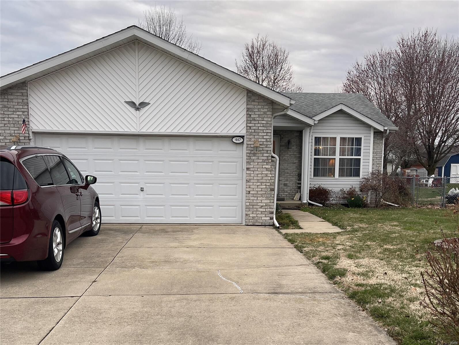 Property Photo: 447 Pheasant Lane IL 62067