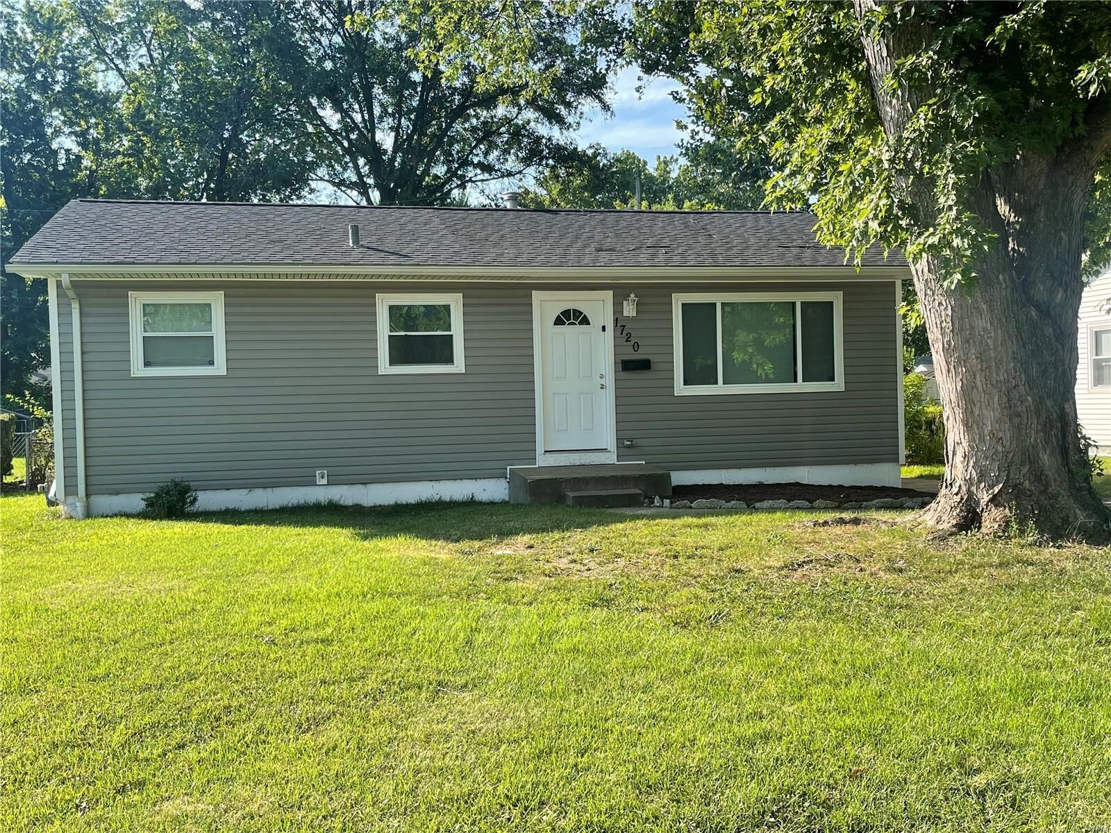 Property Photo:  1720 Fernbrook Lane  MO 63031 