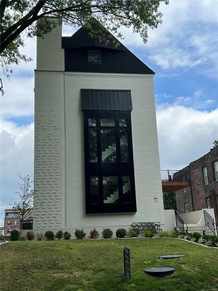 4201 W Pine Boulevard 106-F  St Louis MO 63108 photo