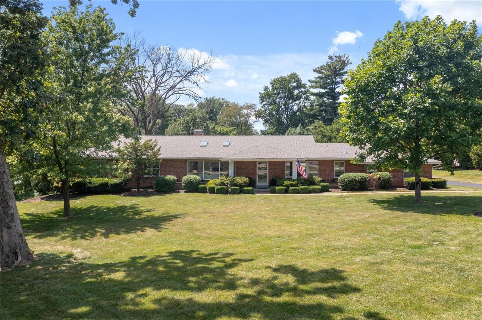 Property Photo:  317 S Spoede Road  MO 63141 