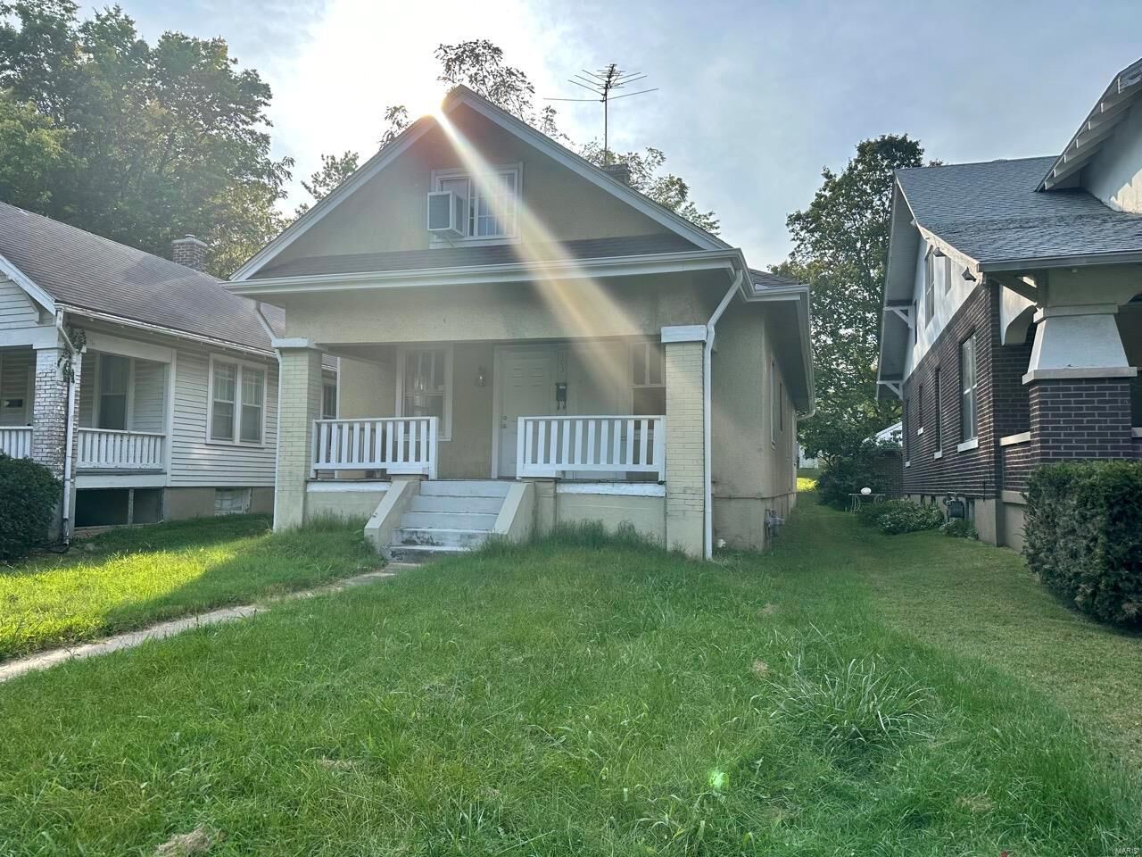 Property Photo: 103 S West End Blvd MO 63701