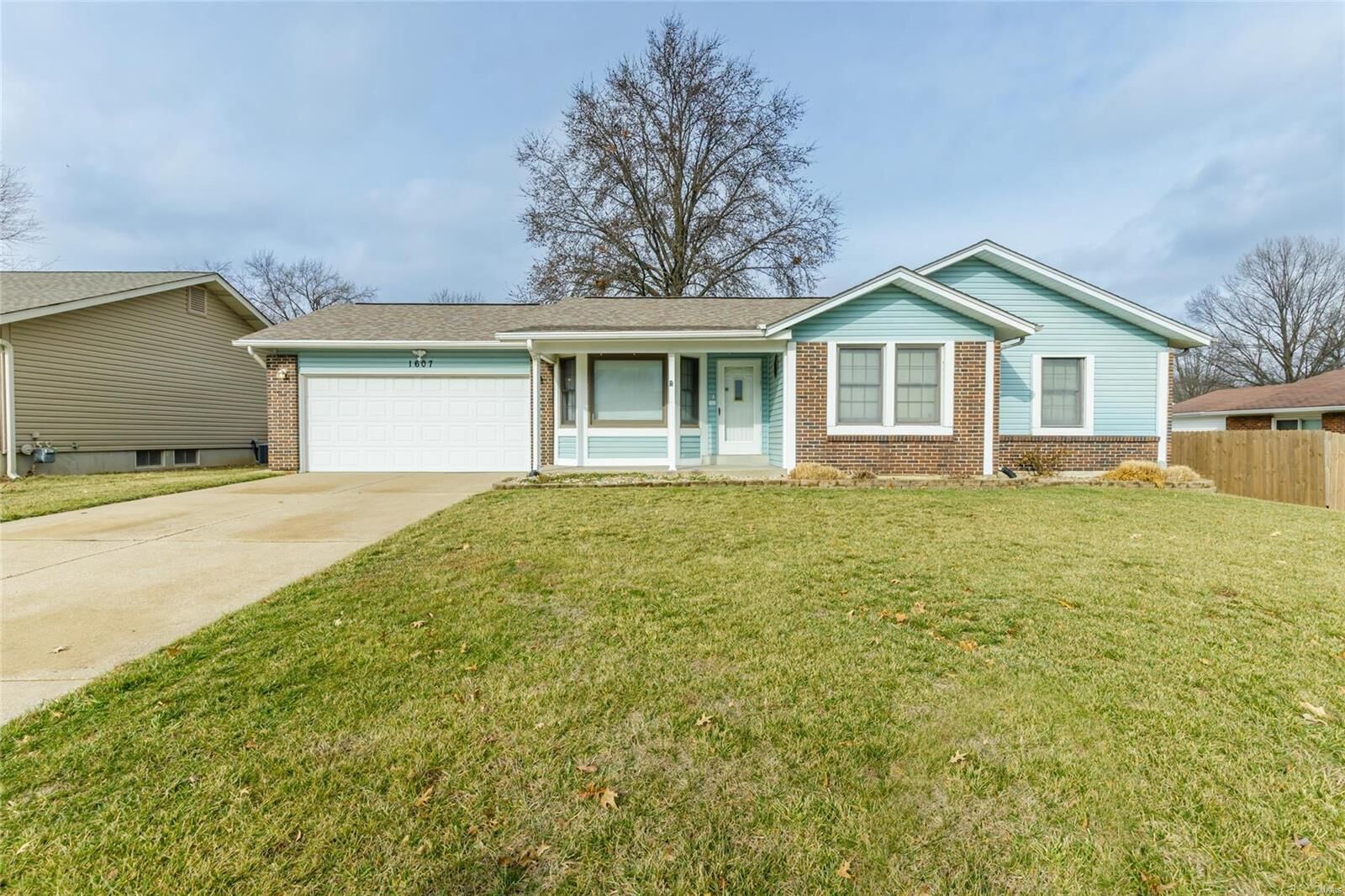 Property Photo:  1607 Sundowner Drive  MO 63303 