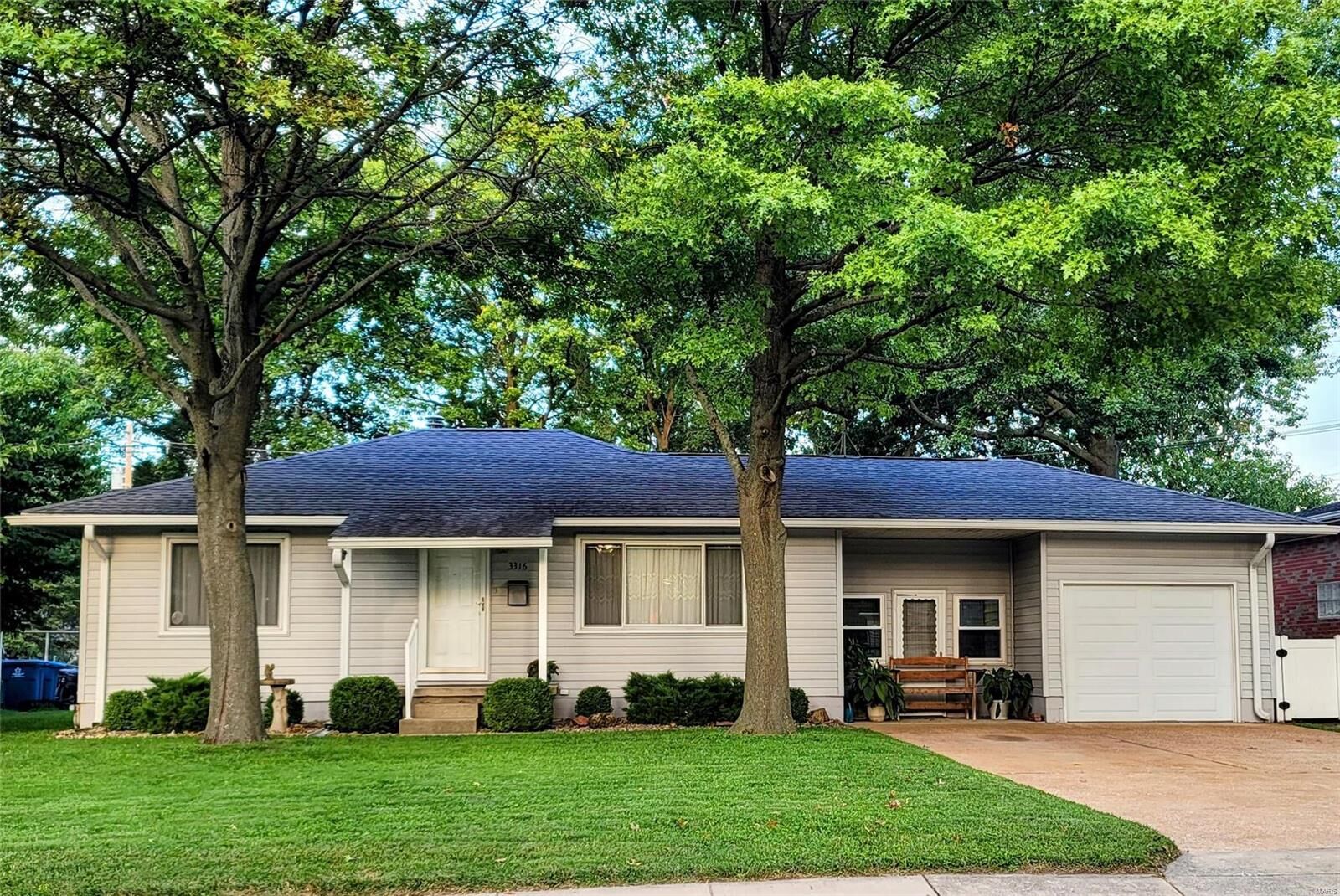 Property Photo: 3316 Johnson Road IL 62040