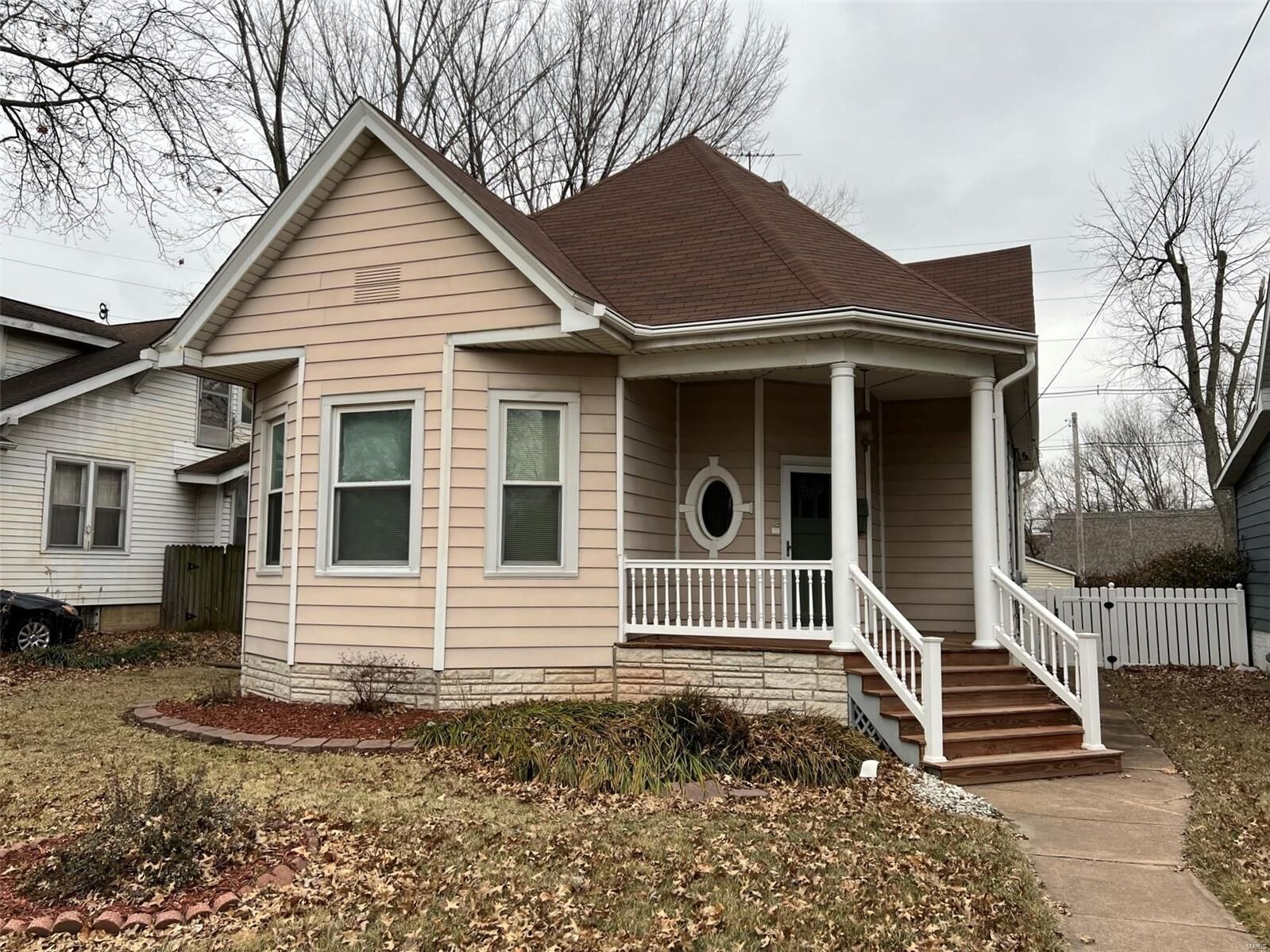 Property Photo:  621 W Clay Street  IL 62234 