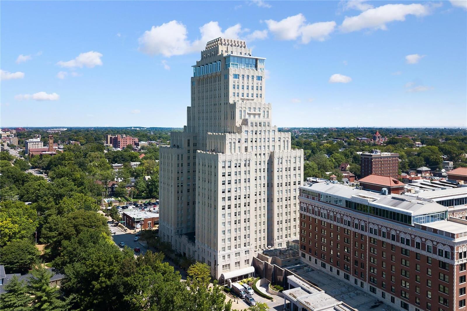 Property Photo:  232 N Kingshighway Boulevard 1007  MO 63108 