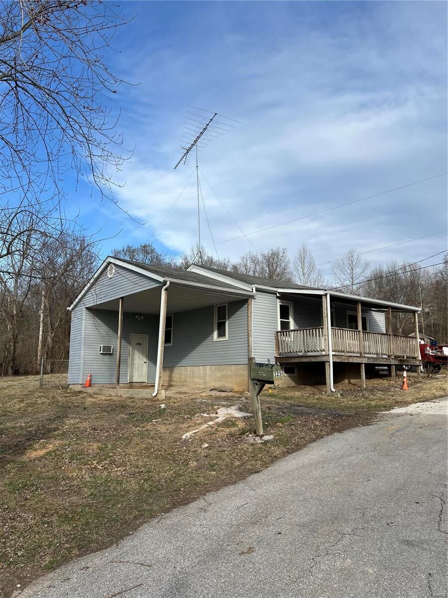 Property Photo: 325 Oak MO 63020