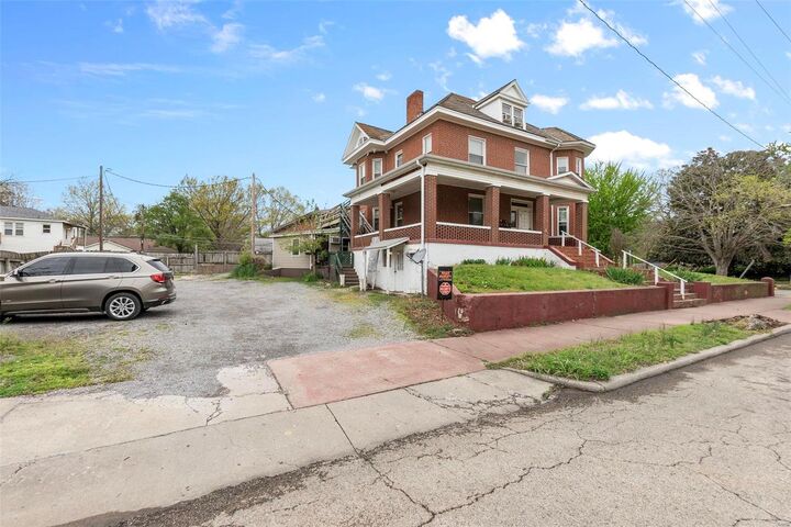 Property Photo:  239 N Middle Street  MO 63701 